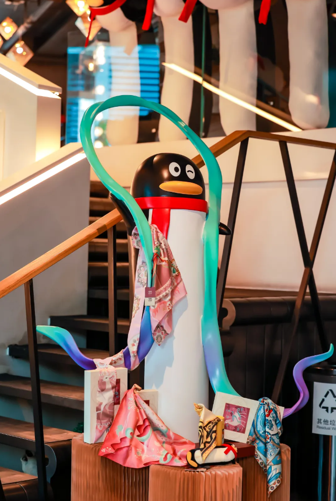 騰訊又出新“企鵝”形象？網友：變胖、變色、還變長了...